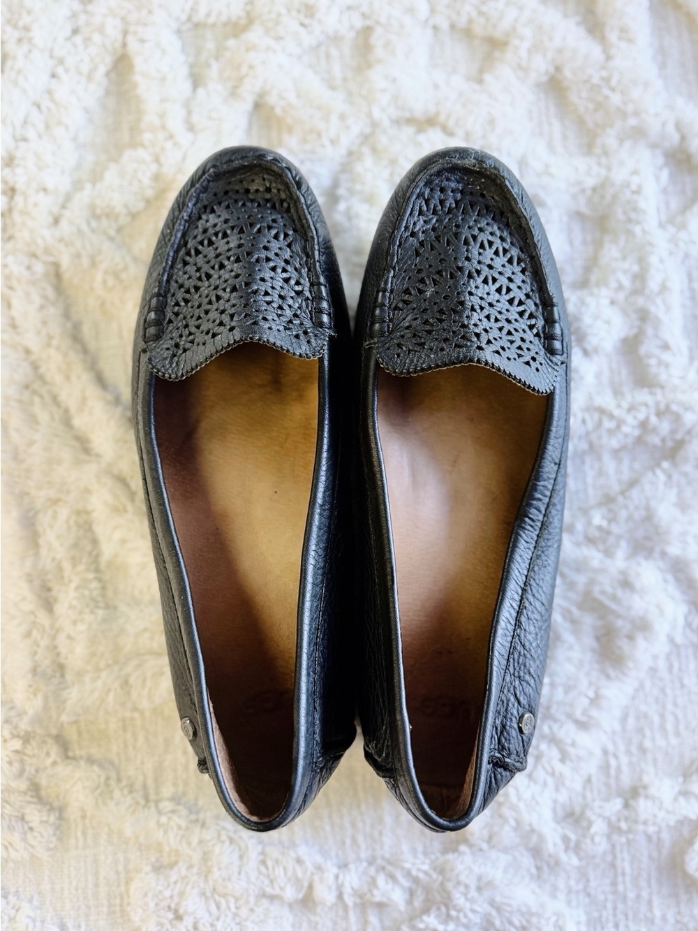 UGG Black Leather Perforated Laser Cur Slip-On Loafers Driving Mocs US 9.5